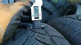 Гуми Зимни 215/65R16, снимка 4