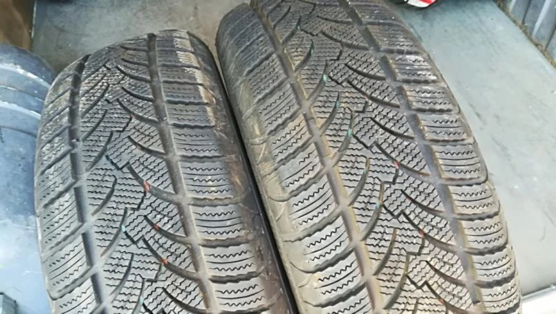 Гуми Зимни 215/65R16, снимка 2 - Гуми и джанти - 25608496