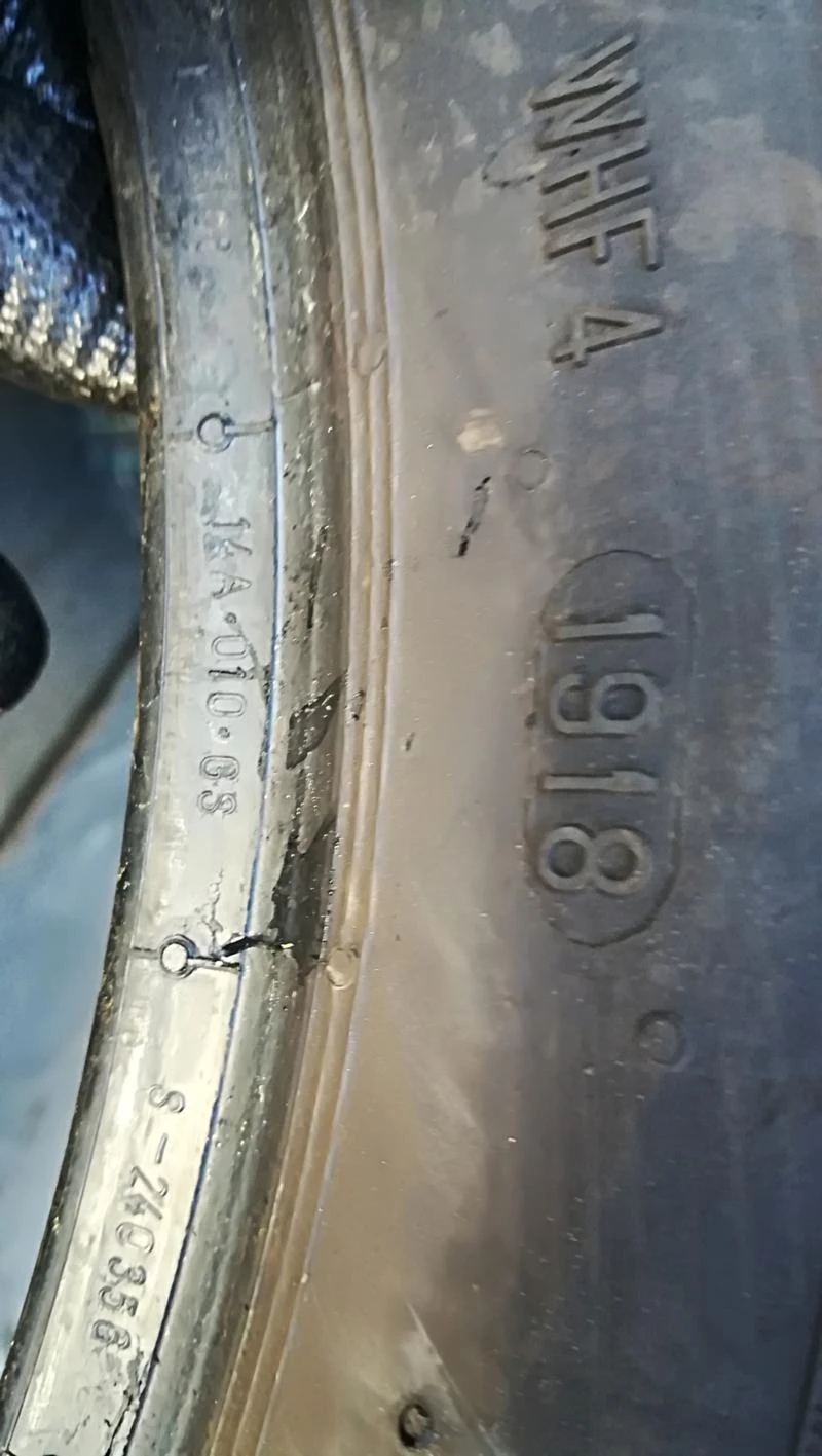 Гуми Зимни 215/65R16, снимка 9 - Гуми и джанти - 25608496