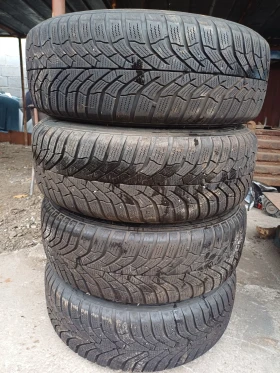 Гуми Зимни 195/65R15, снимка 1 - Гуми и джанти - 47980327