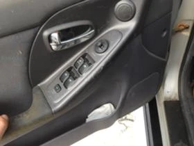 Hyundai Elantra 2.0i 16V, снимка 5