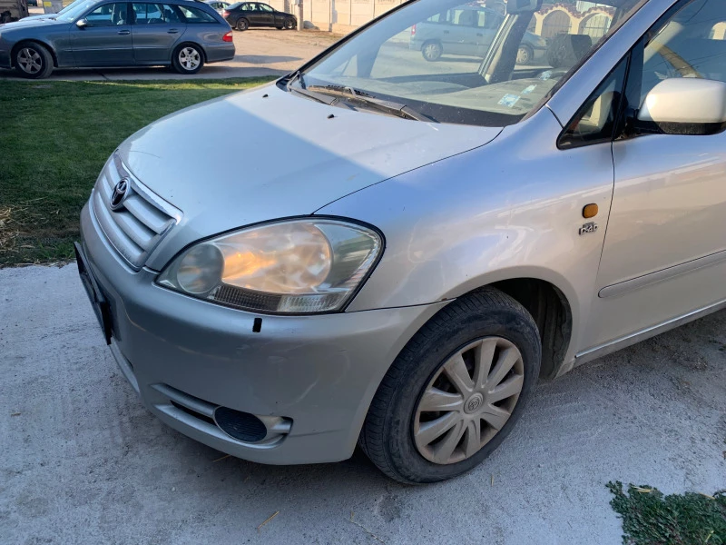 Toyota Avensis verso, снимка 6 - Автомобили и джипове - 48925740