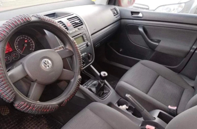 VW Golf 1.9 TDI, снимка 5 - Автомобили и джипове - 47216135