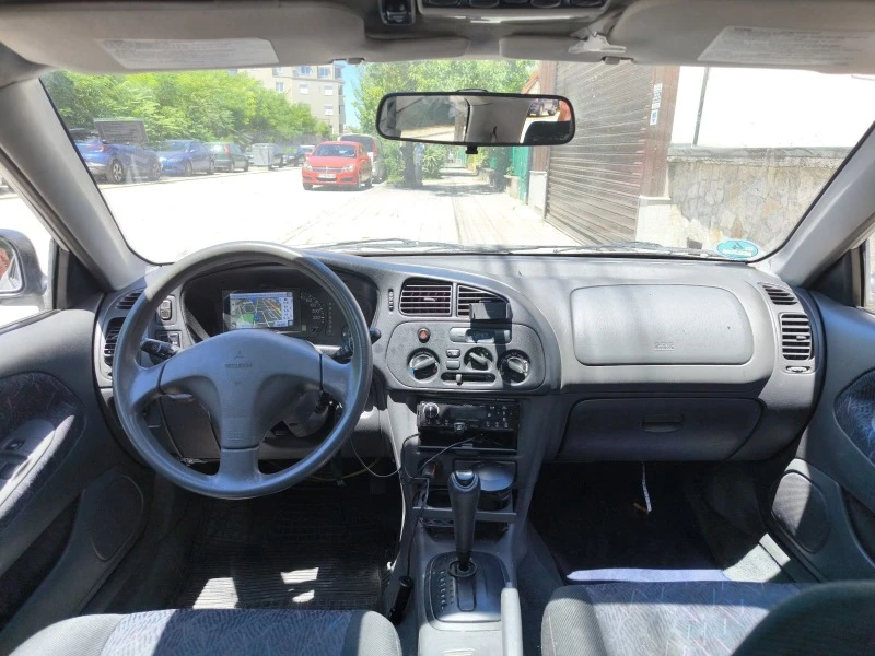 Mitsubishi Colt 1.6 GLX автоматик, снимка 5 - Автомобили и джипове - 46510324