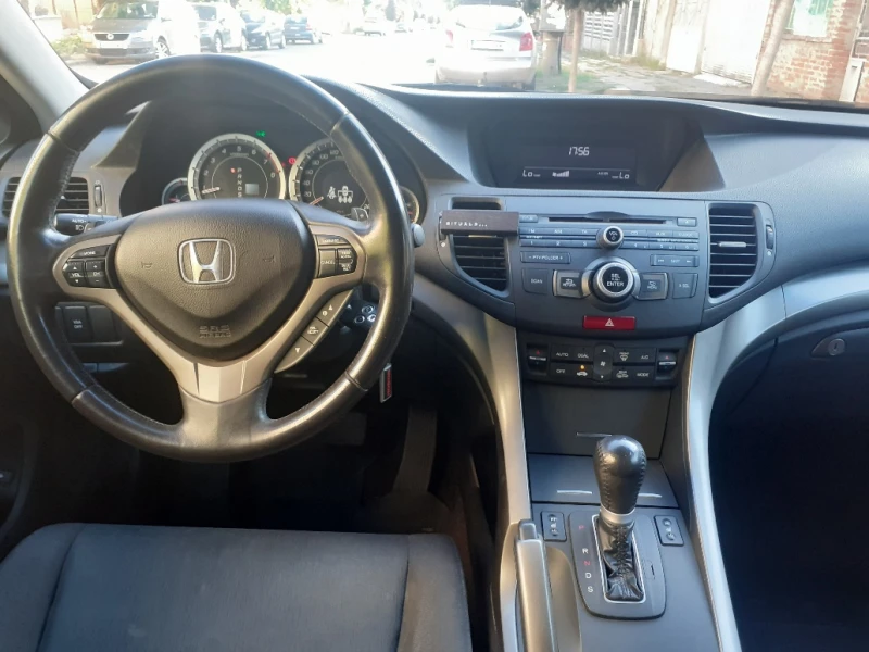 Honda Accord 2.0 i-VTEC, снимка 10 - Автомобили и джипове - 47379254