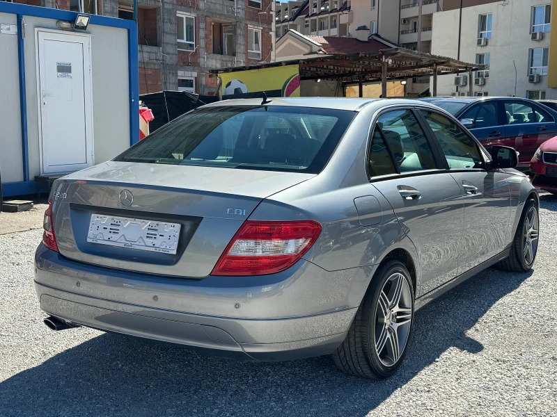 Mercedes-Benz C 220 CDi* 170 kc* КОЖА* СЕРВИЗНА* ИТАЛИЯ, снимка 6 - Автомобили и джипове - 47436580