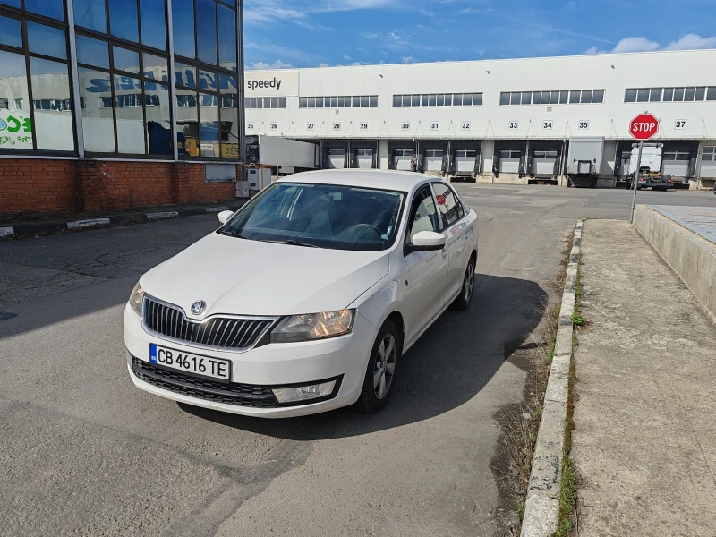 Skoda Rapid Регистрирана, стегната и обслужена, снимка 2 - Автомобили и джипове - 49490657