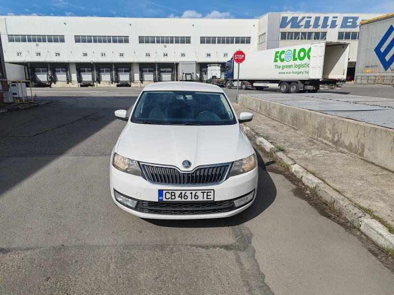 Skoda Rapid Регистрирана, стегната и обслужена, снимка 1 - Автомобили и джипове - 49490657