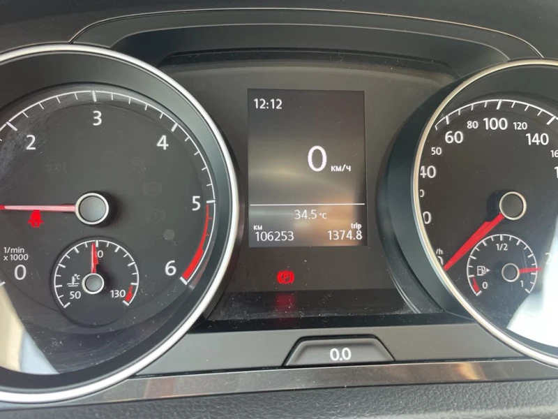 VW Golf 1.6TDI, снимка 7 - Автомобили и джипове - 50942472