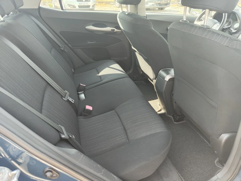 Toyota Auris 2.0 D-4D, снимка 10 - Автомобили и джипове - 51049542