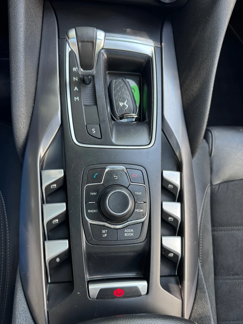 Citroen DS5 1.6 e-Hdi, снимка 16 - Автомобили и джипове - 51319125