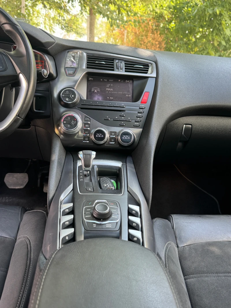 Citroen DS5 1.6 e-Hdi, снимка 12 - Автомобили и джипове - 51319125