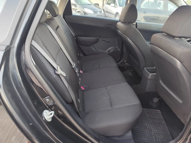 Hyundai I30 1.6 дизел Италия, снимка 12 - Автомобили и джипове - 51377141