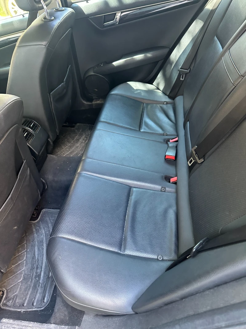 Mercedes-Benz C 220 220, снимка 6 - Автомобили и джипове - 52391601