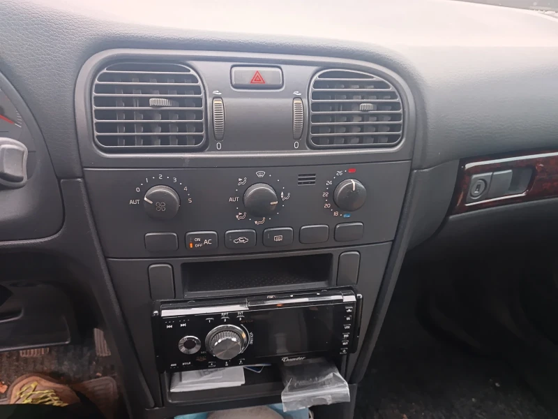 Volvo V40 1, 9 d 115hp, снимка 13 - Автомобили и джипове - 52822982