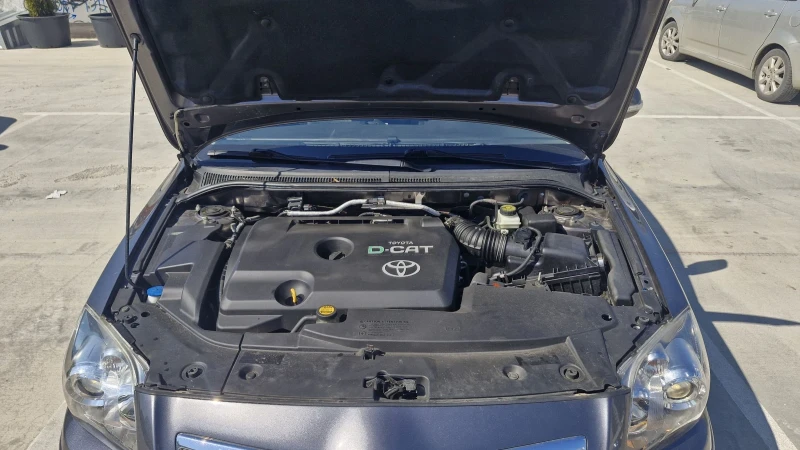 Toyota Avensis Комби, снимка 10 - Автомобили и джипове - 53176116