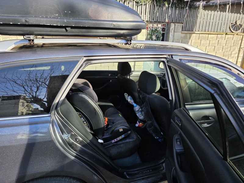 Toyota Avensis Комби, снимка 7 - Автомобили и джипове - 53176116