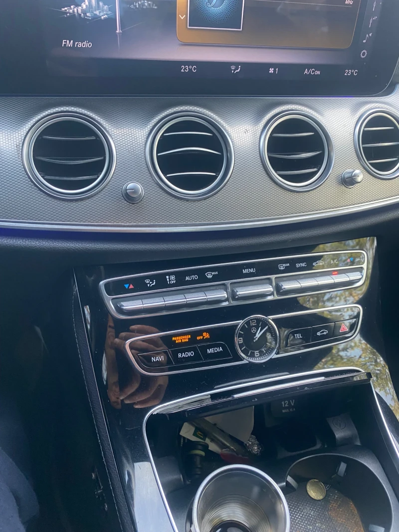 Mercedes-Benz E 220, снимка 14 - Автомобили и джипове - 53262945