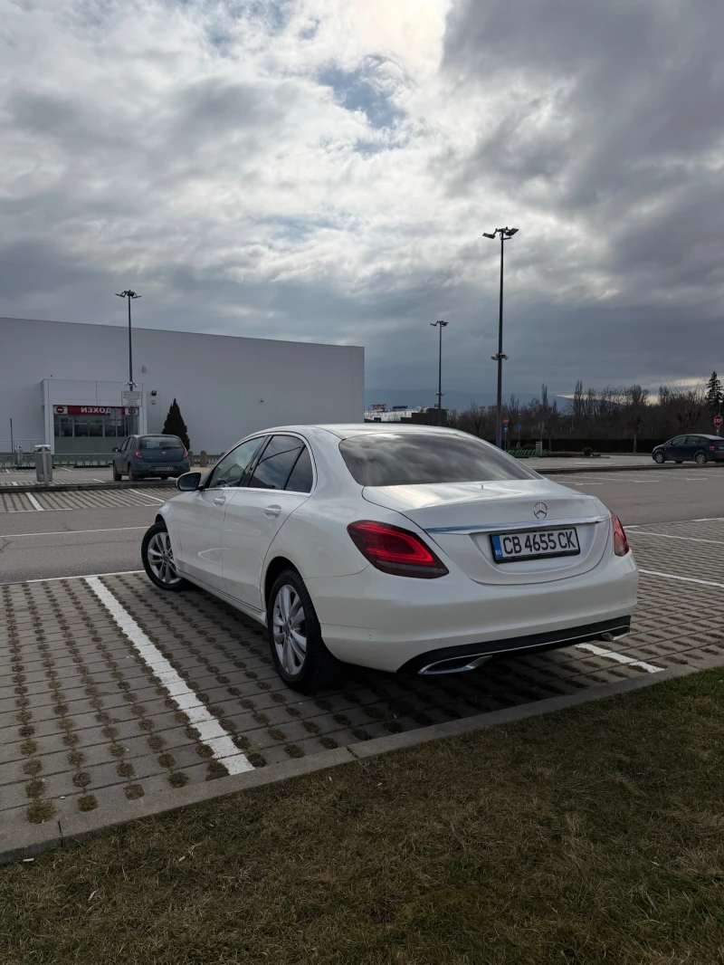 Mercedes-Benz C 220, снимка 4 - Автомобили и джипове - 53469667