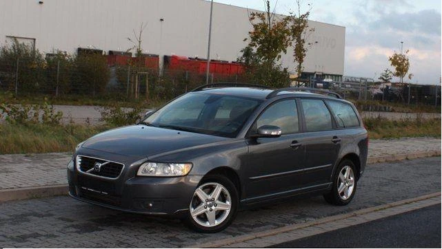 Volvo V50 2.4 D5, снимка 1 - Автомобили и джипове - 46891161