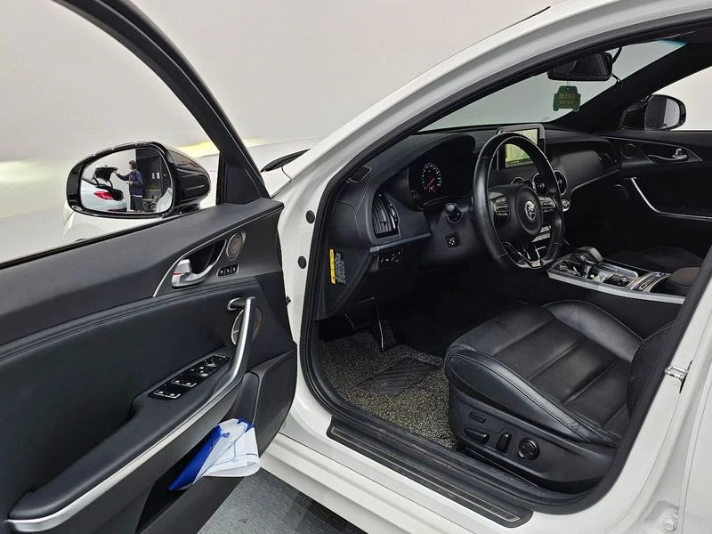 Kia Stinger 3.3 Turbo 2WD| 365к.с.| ВКЛ.ТЕХНОТЕСТ, снимка 10 - Автомобили и джипове - 55385488