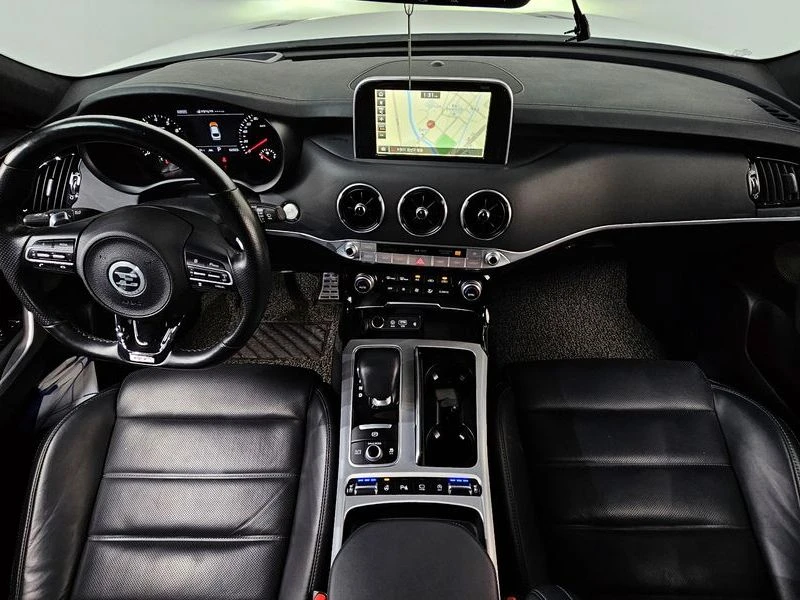 Kia Stinger 3.3 Turbo 2WD| 365к.с.| ВКЛ.ТЕХНОТЕСТ, снимка 7 - Автомобили и джипове - 55385488