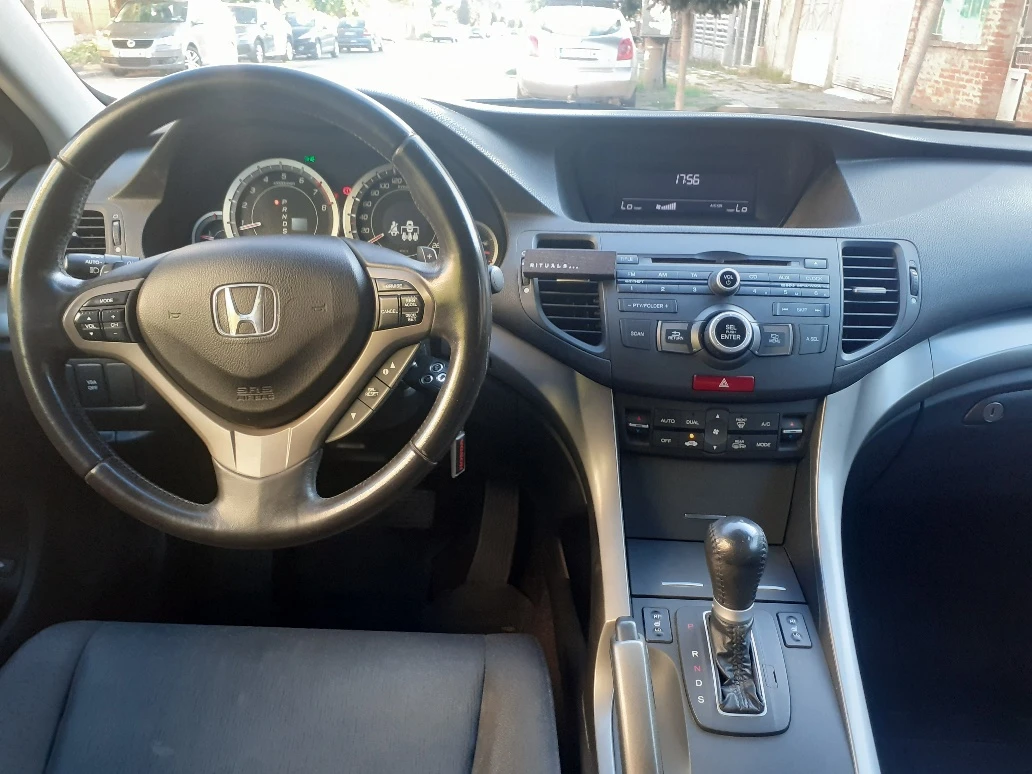 Honda Accord 2.0 Автоматик - изображение 10