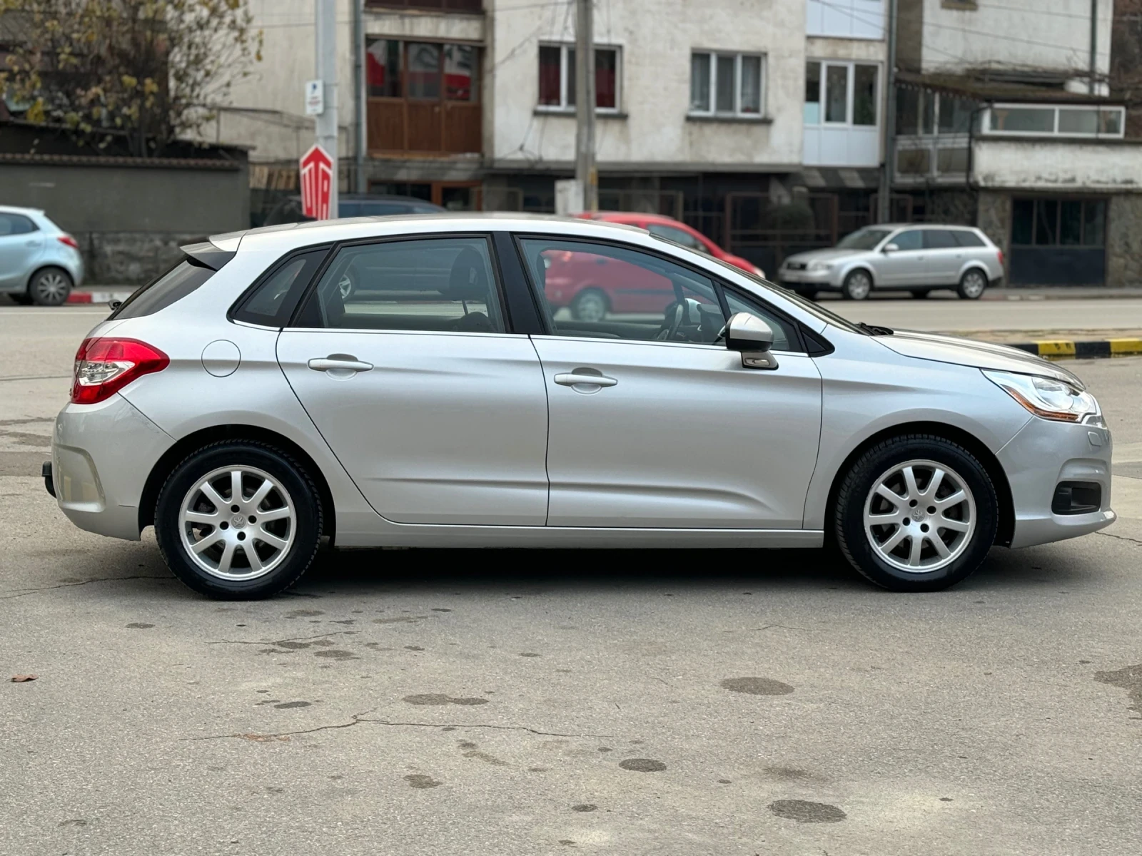 Citroen C4 1.6HDi Автоматик* Климатик* Лизинг - изображение 9