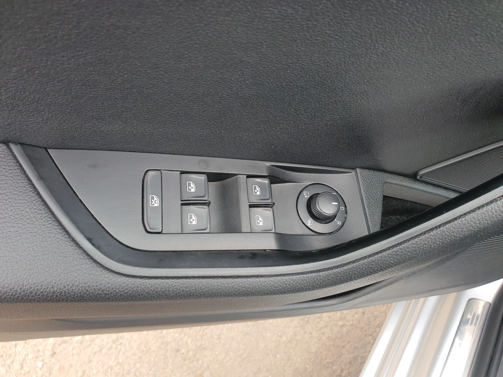 Skoda Superb 2.0 TDI 150 кс - изображение 7