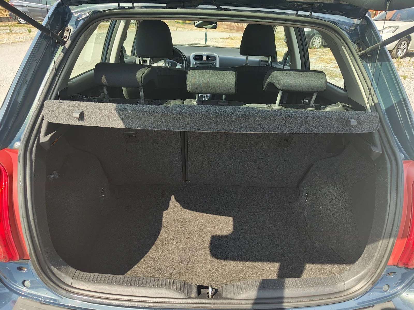 Toyota Auris 2.0 D-4D - изображение 9