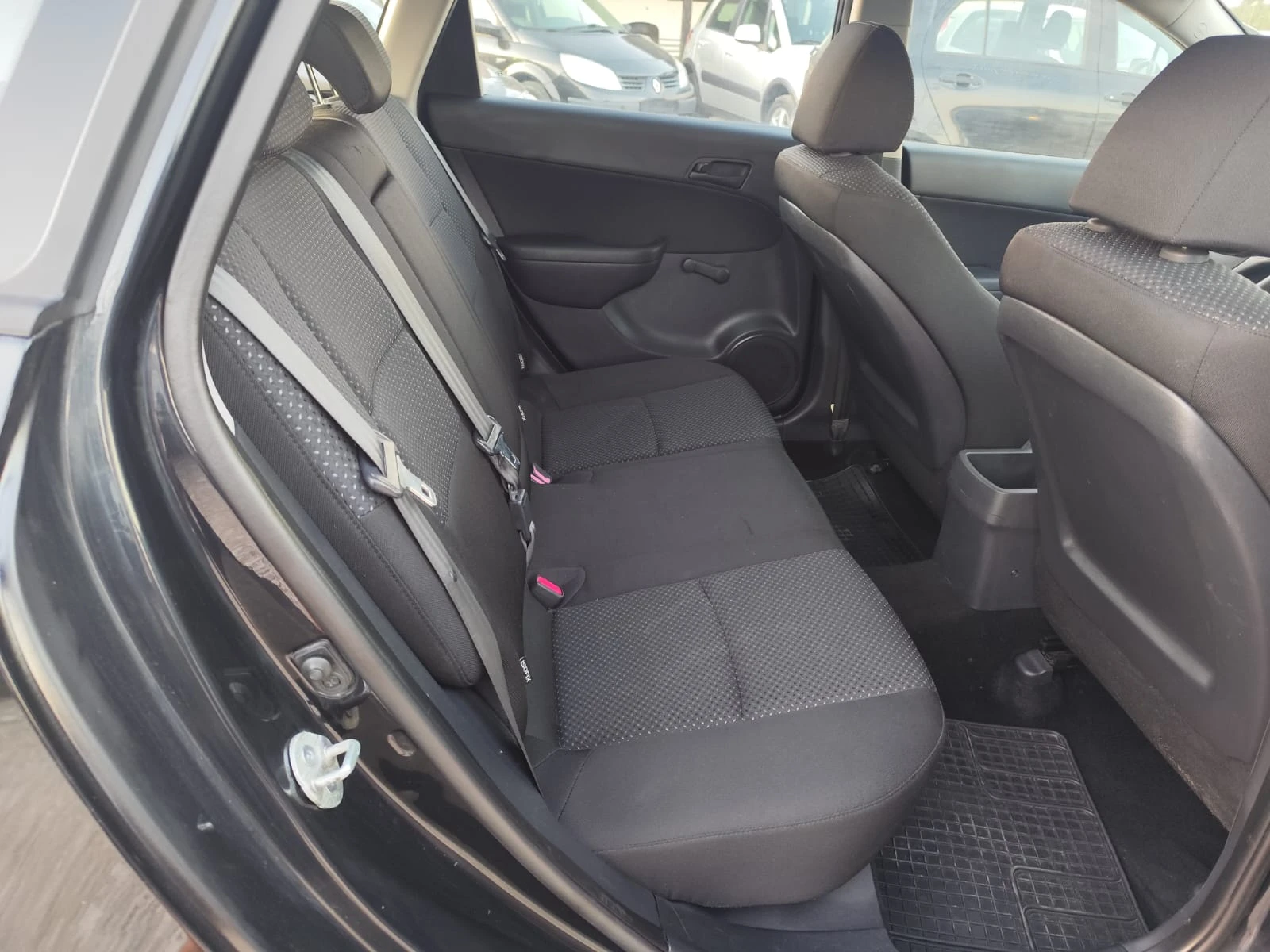 Hyundai I30 1.6   | Mobile.bg   12