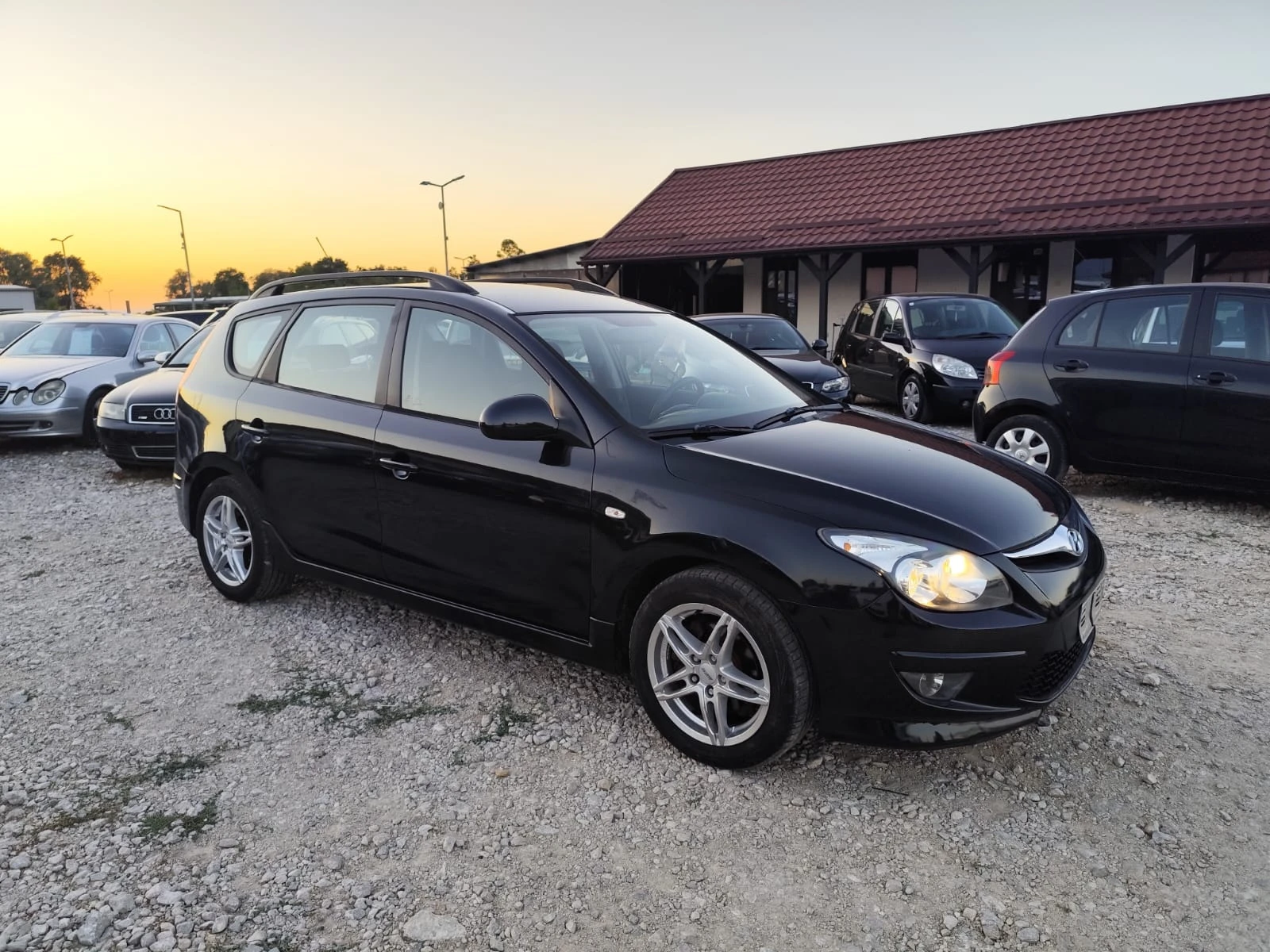 Hyundai I30 1.6 дизел Италия - изображение 3