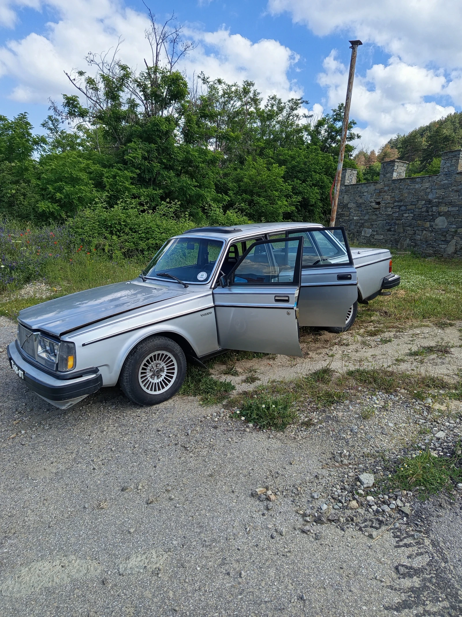 Volvo 244 Седан  - изображение 3