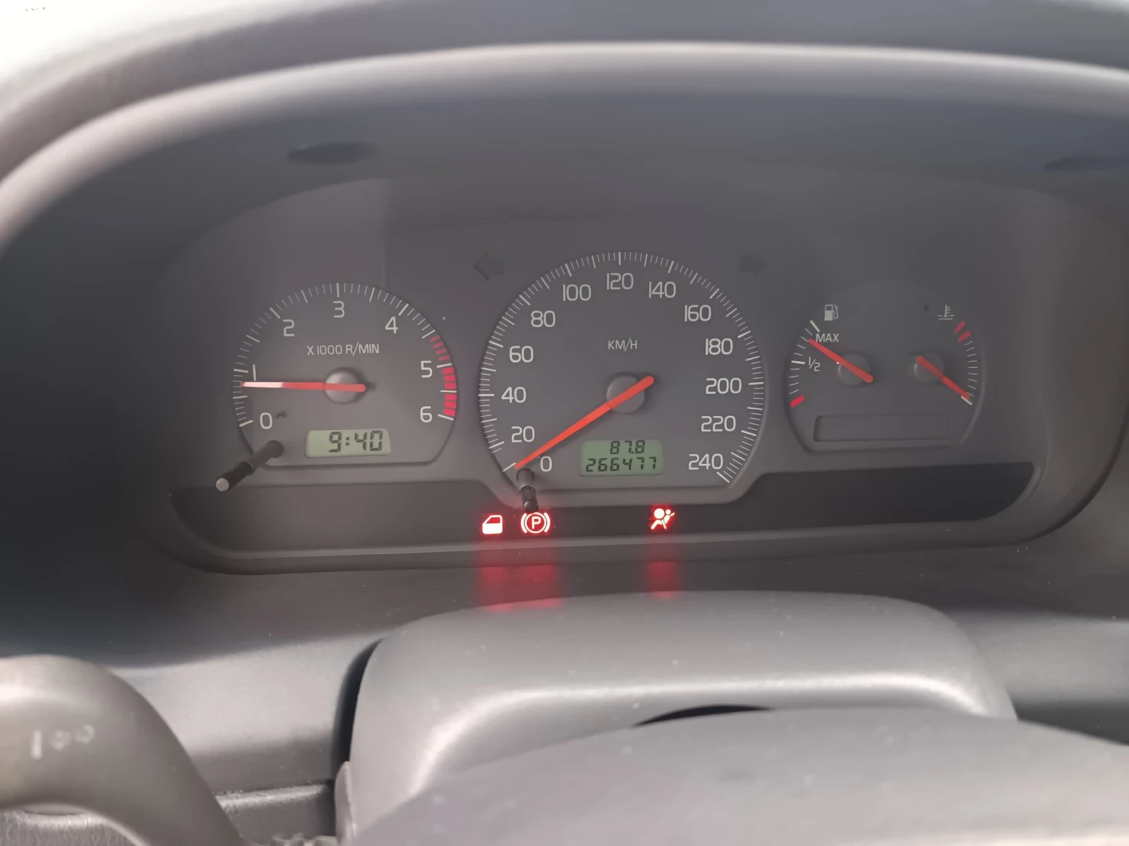 Volvo V40 1, 9 d 115hp - изображение 8