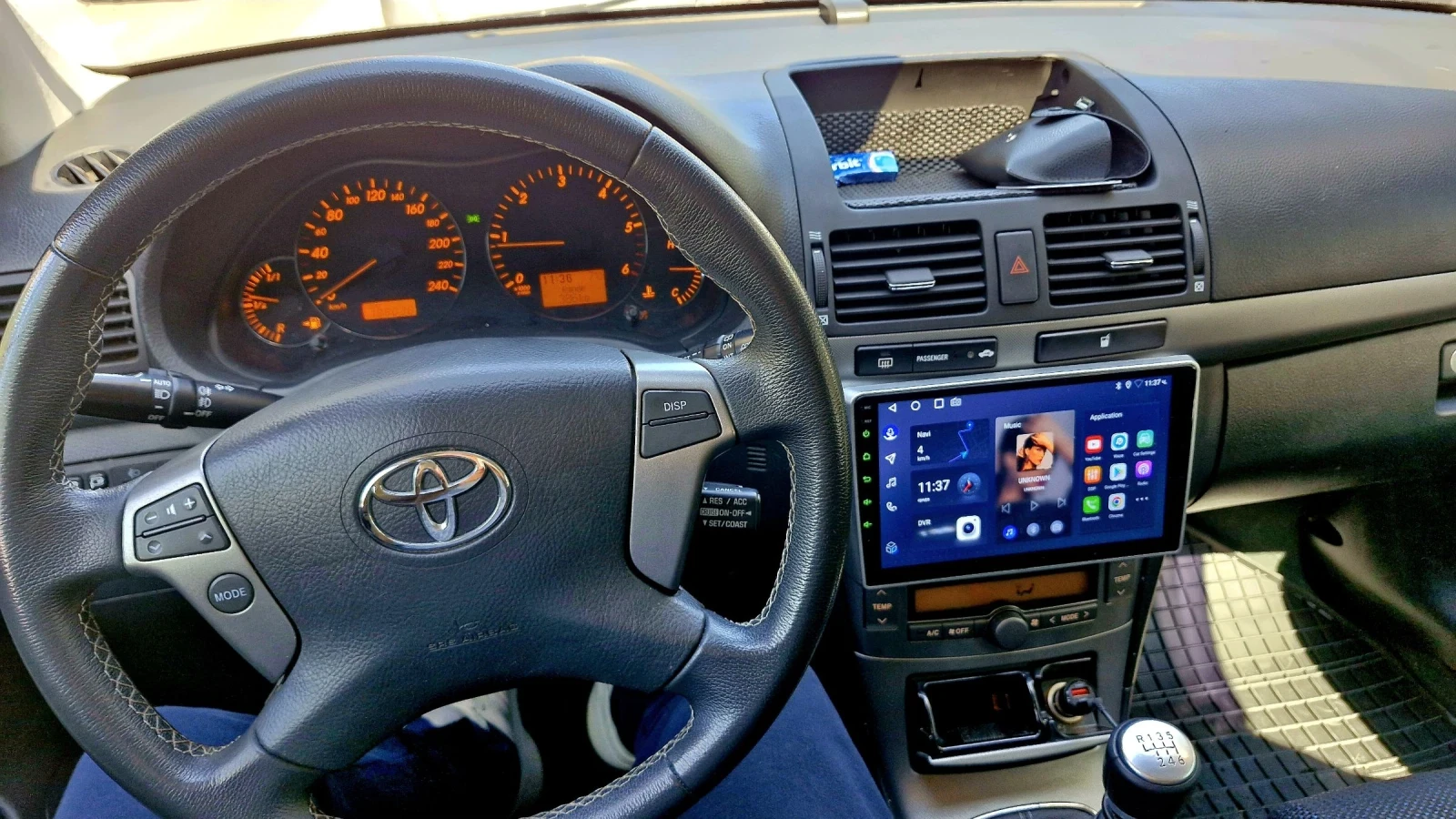 Toyota Avensis Комби - изображение 9