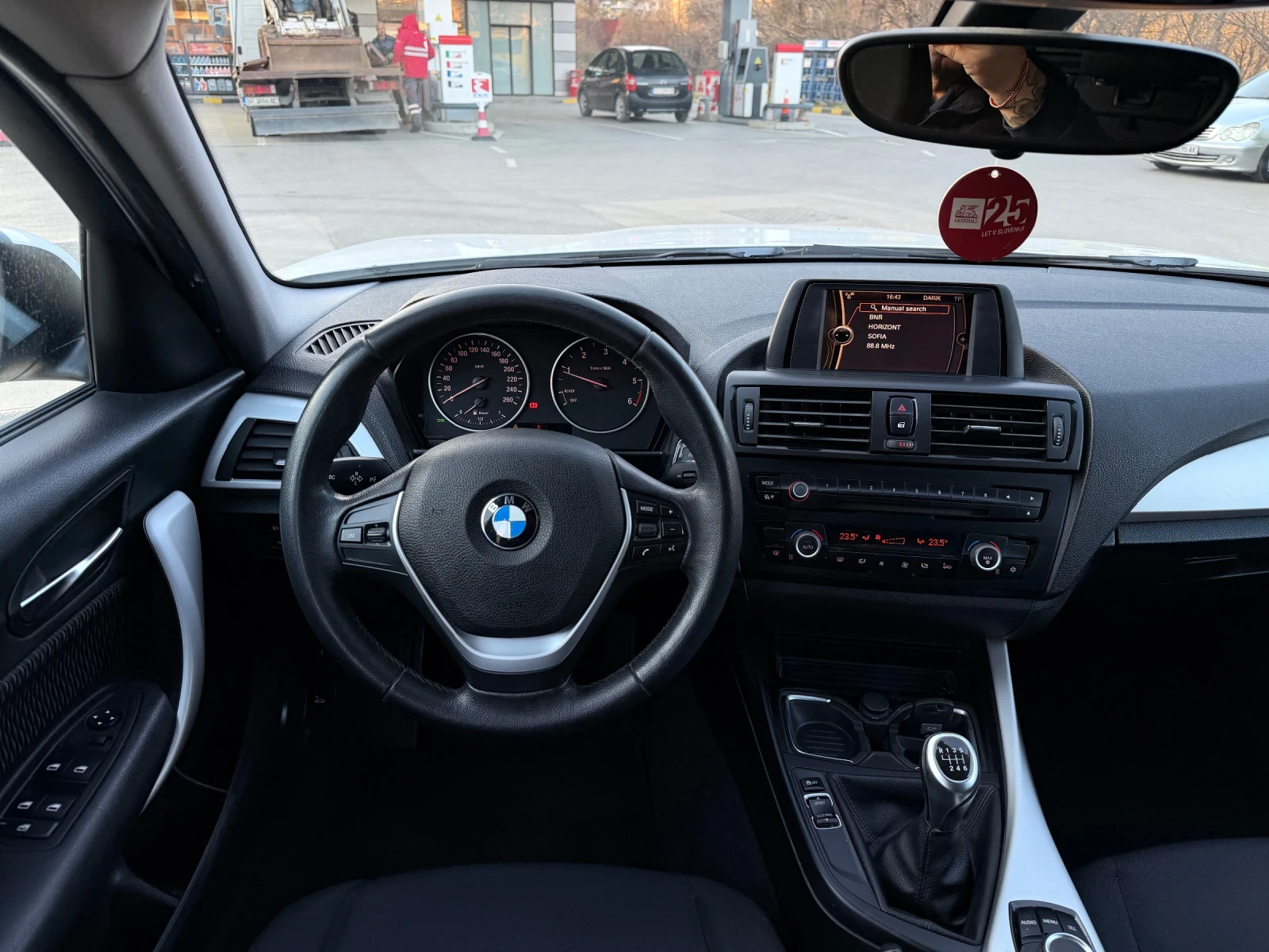 BMW 118 D/Много запазен!, снимка 11 - Автомобили и джипове - 53840832