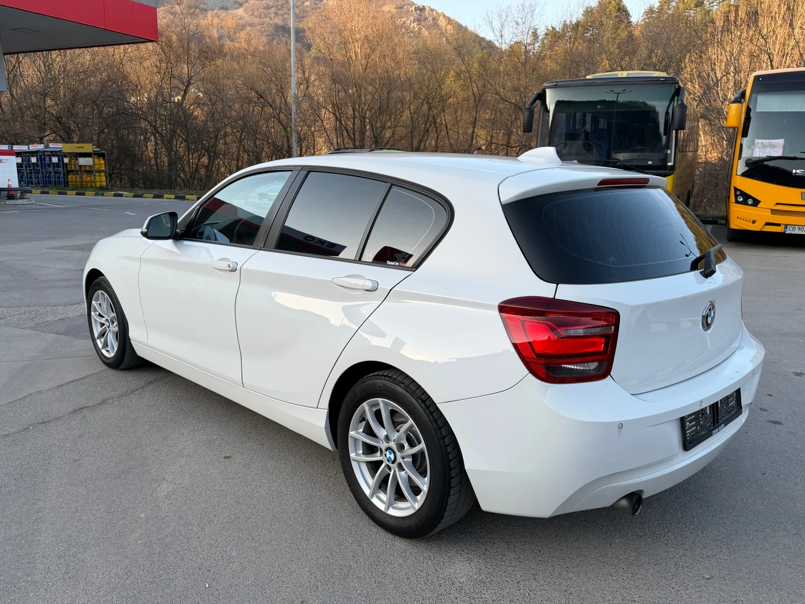 BMW 118 D/Много запазен!, снимка 5 - Автомобили и джипове - 53840832