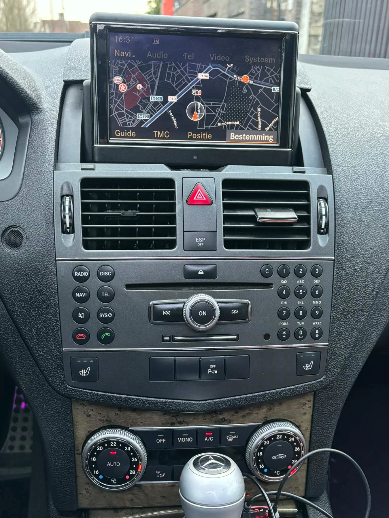 Mercedes-Benz C 350, снимка 8 - Автомобили и джипове - 53878446