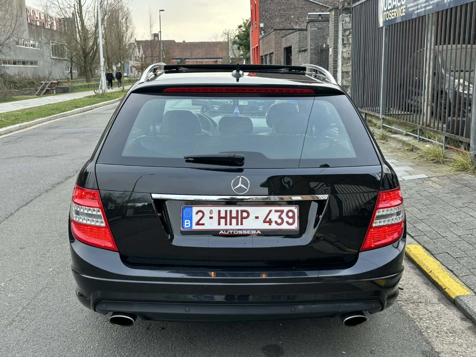 Mercedes-Benz C 350, снимка 4 - Автомобили и джипове - 53878446
