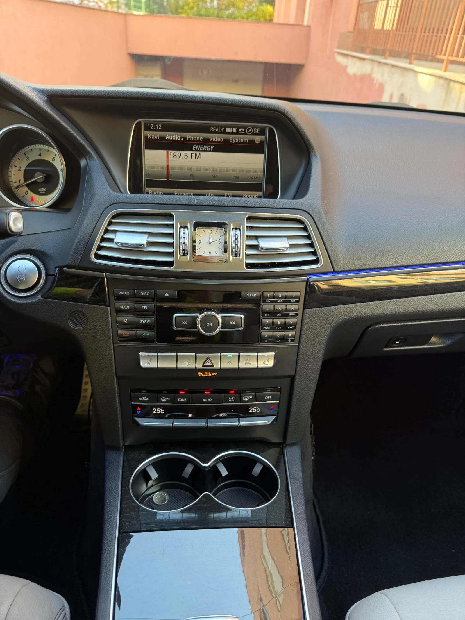 Mercedes-Benz E 400 Coupe Bi-turbo, снимка 8 - Автомобили и джипове - 53951179