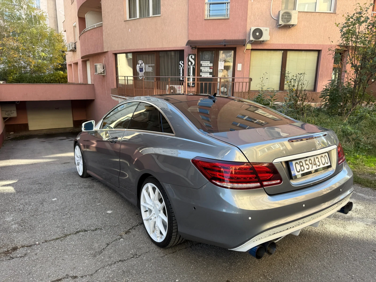 Mercedes-Benz E 400 Coupe Bi-turbo, снимка 4 - Автомобили и джипове - 53951179