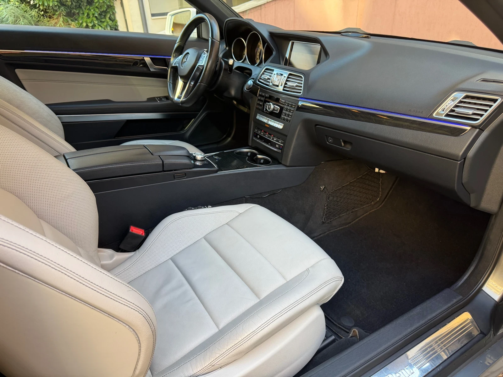 Mercedes-Benz E 400 Coupe Bi-turbo, снимка 6 - Автомобили и джипове - 53951179