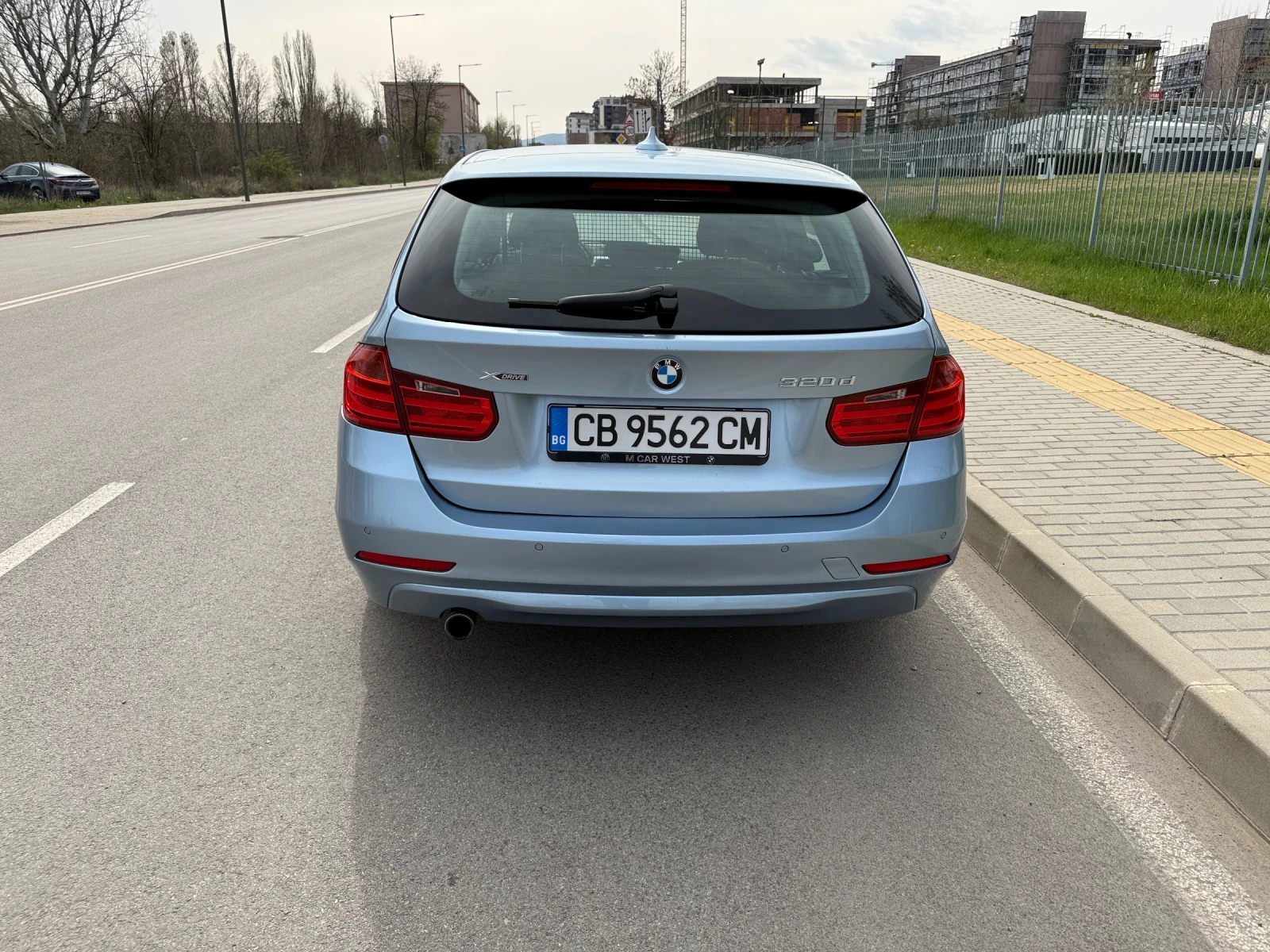 BMW 320 Xdrive, снимка 13 - Автомобили и джипове - 54191463