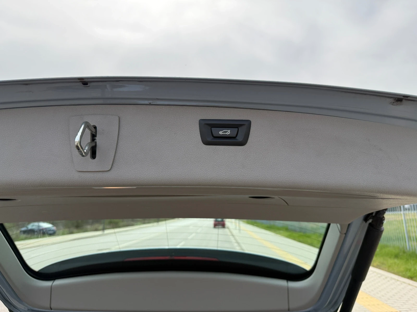 BMW 320 Xdrive, снимка 12 - Автомобили и джипове - 54191463