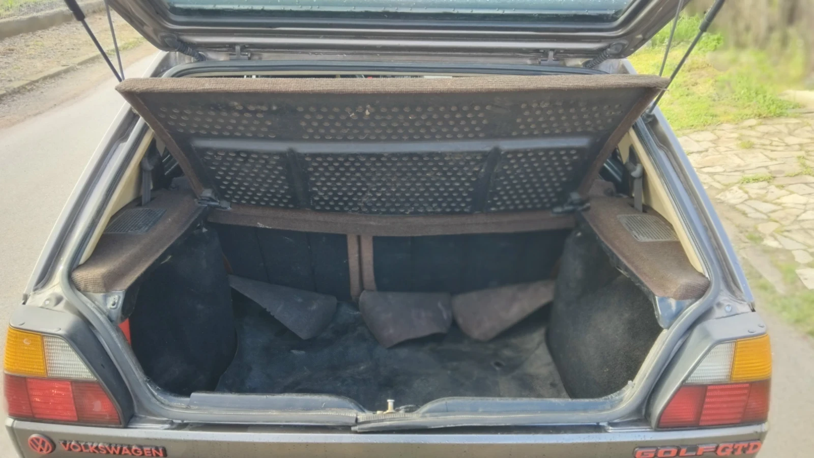 VW Golf 1.6 TD/65коня, снимка 8 - Автомобили и джипове - 54240572