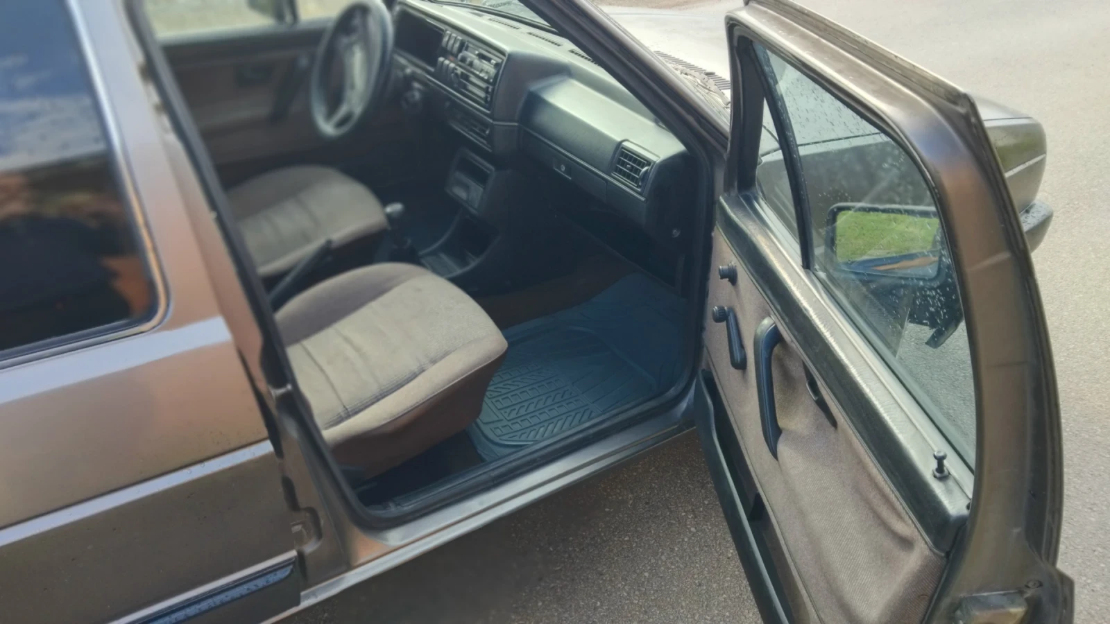 VW Golf 1.6 TD/65коня, снимка 10 - Автомобили и джипове - 54240572