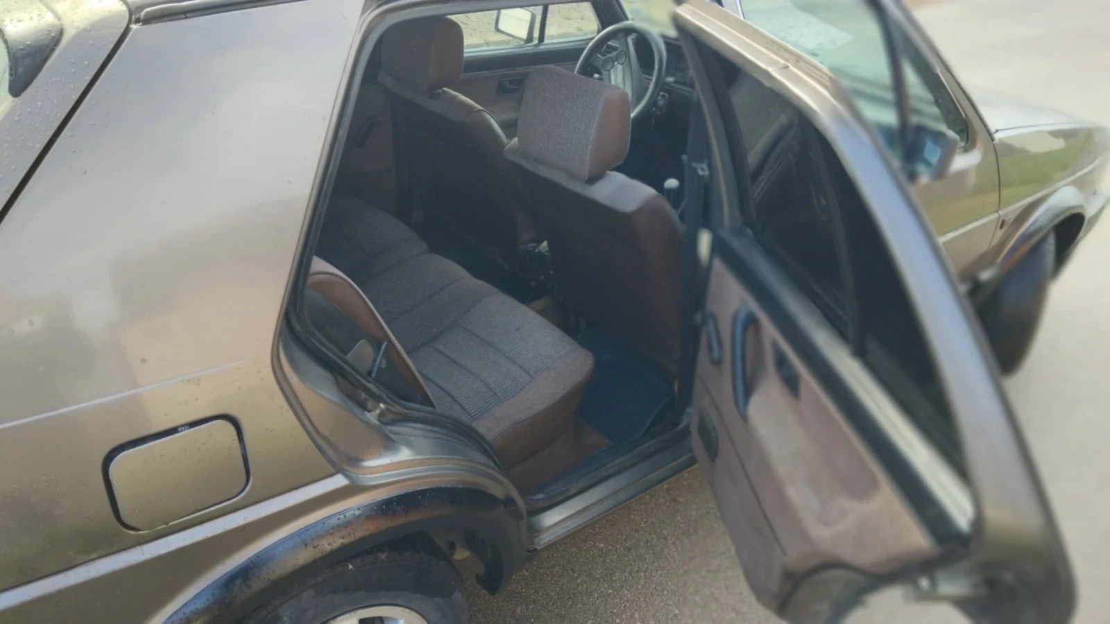 VW Golf 1.6 TD/65коня, снимка 11 - Автомобили и джипове - 54240572