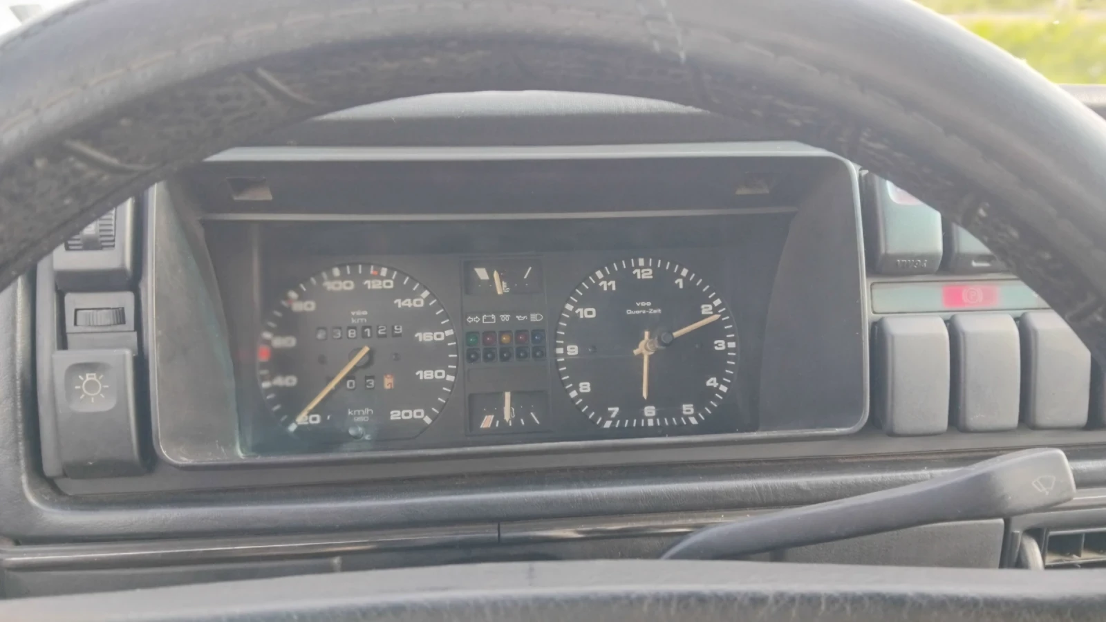 VW Golf 1.6 TD/65коня, снимка 5 - Автомобили и джипове - 54240572