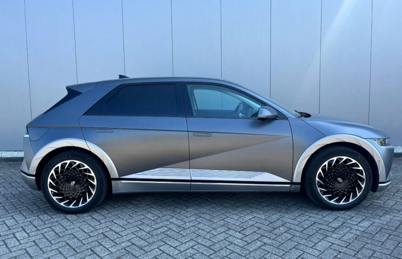 Hyundai Ioniq 5 72, 6KWh/4WD/Uniq/Pano/Bosse | Mobile.bg � ����������� 2