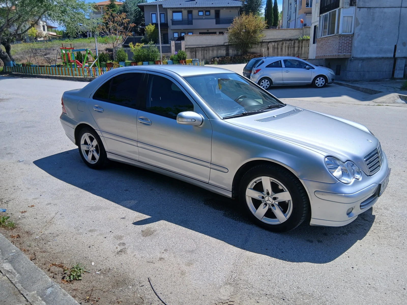 Mercedes-Benz C 220, снимка 4 - Автомобили и джипове - 54301048